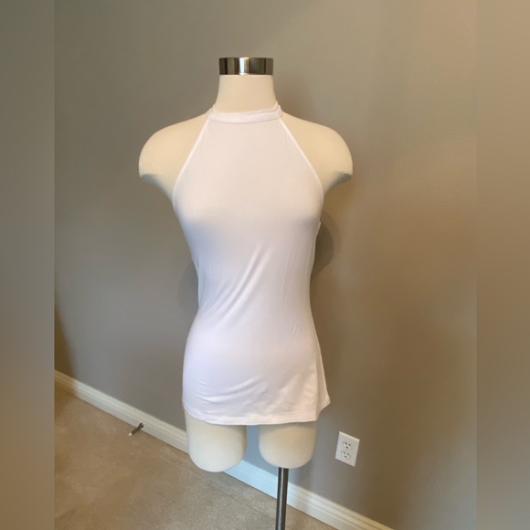 Guess Tank Top (NWT) Size Small - Picture 1 of 3